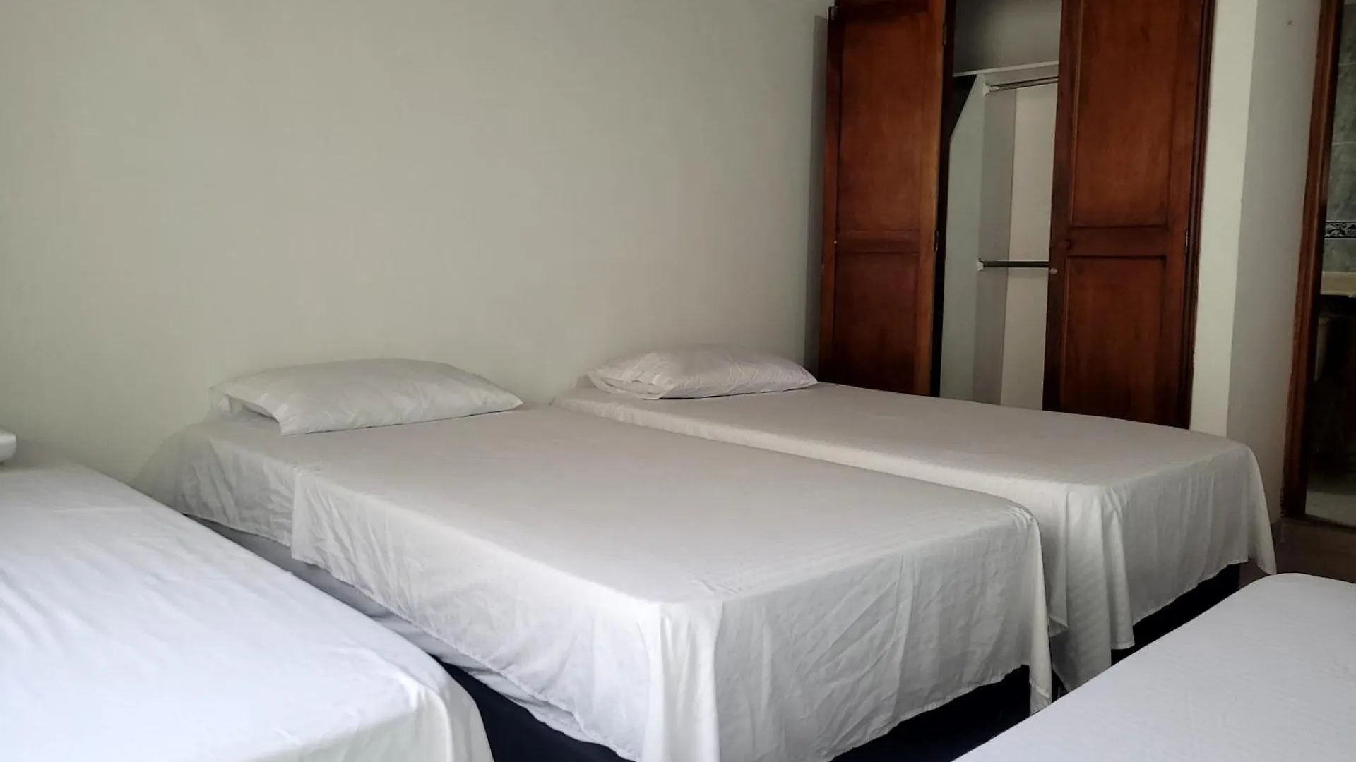 Homestay Habitacion Multiple Con Bano Privado Medellin