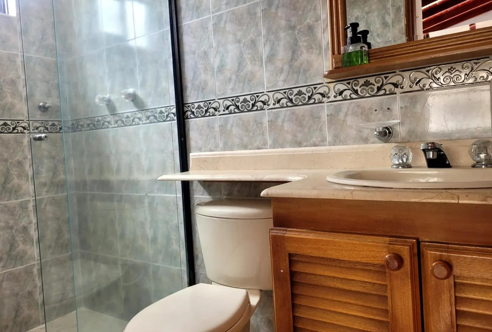 Habitacion Multiple Con Bano Privado Medellin 0*,  Colombia