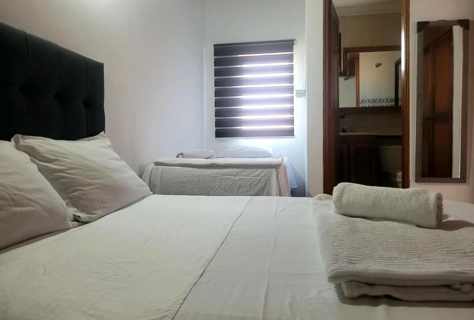 Habitacion Multiple Con Bano Privado Medellin Homestay